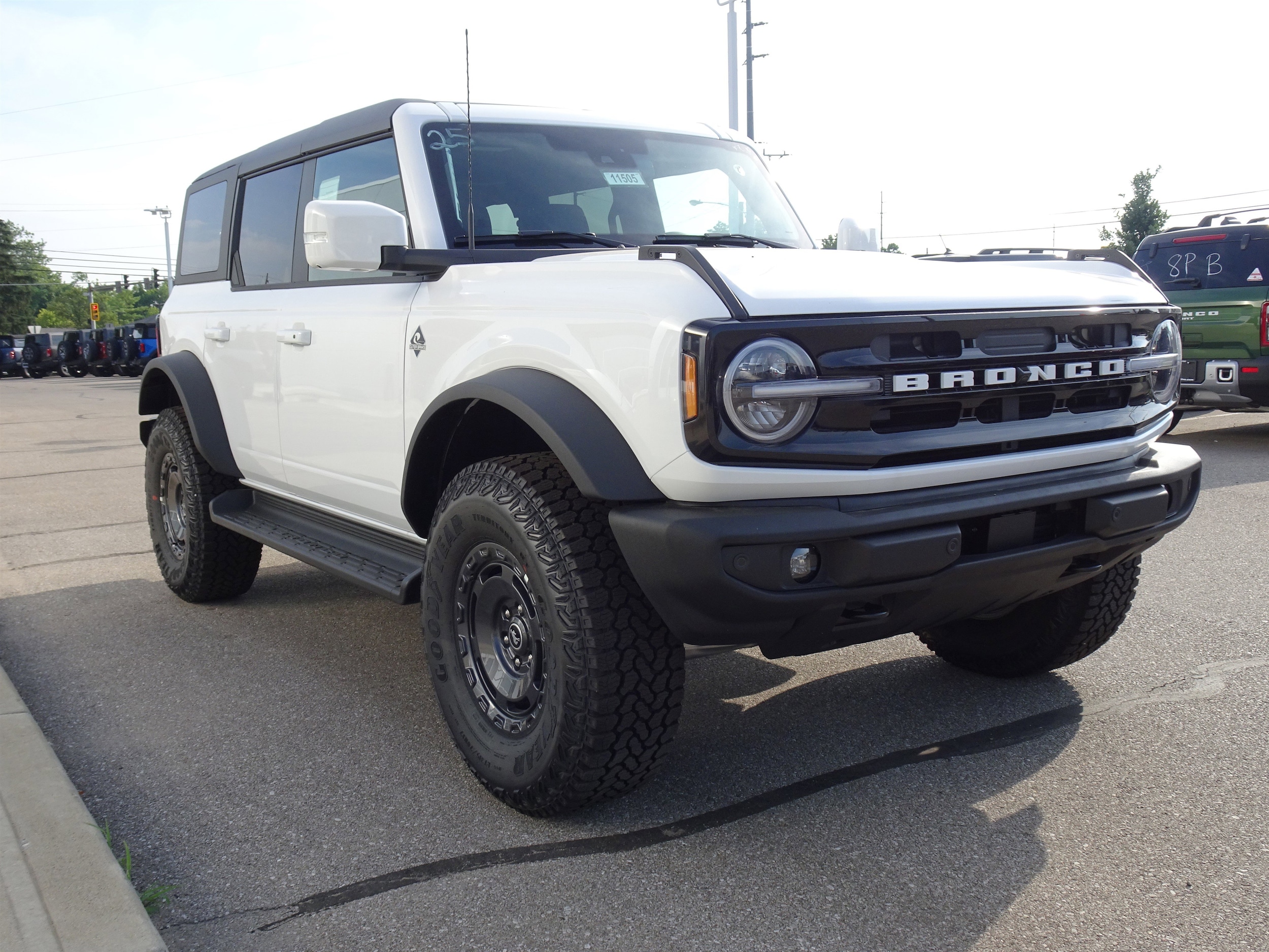2025 Ford Bronco 4-Door Outer Banks - Photo 8
