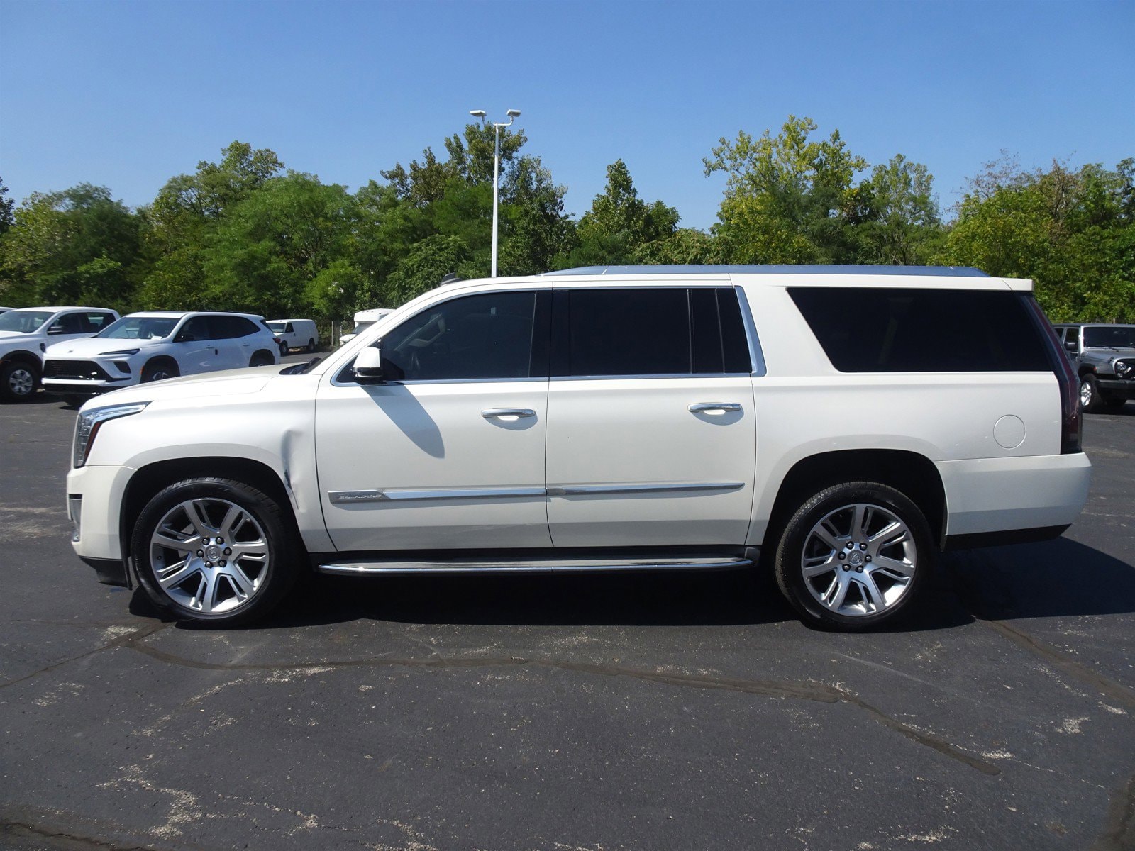 Used 2015 Cadillac Escalade ESV Luxury with VIN 1GYS3HKJ5FR263393 for sale in Cincinnati, OH