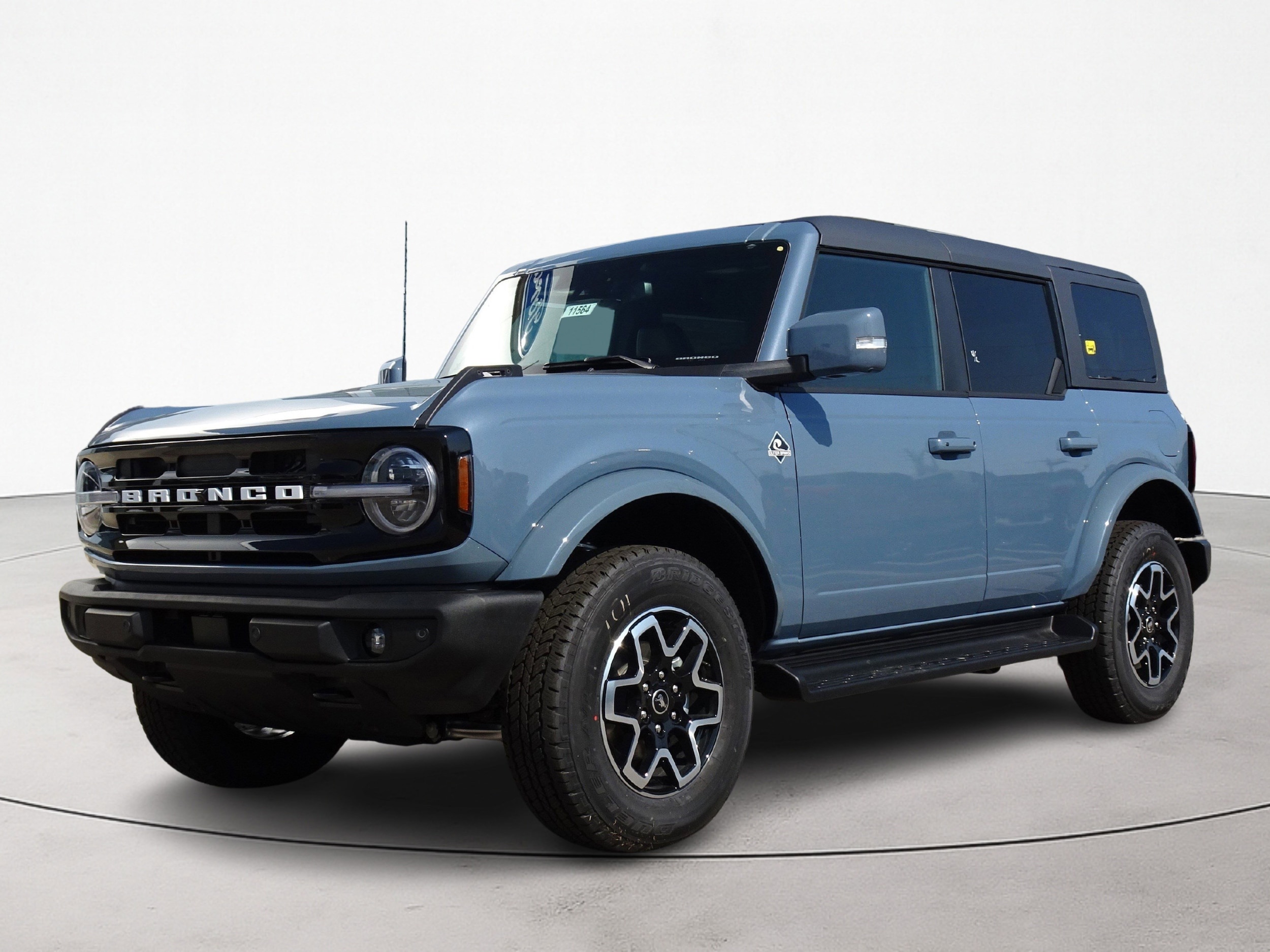 2025 Ford Bronco 4-Door Outer Banks's photo