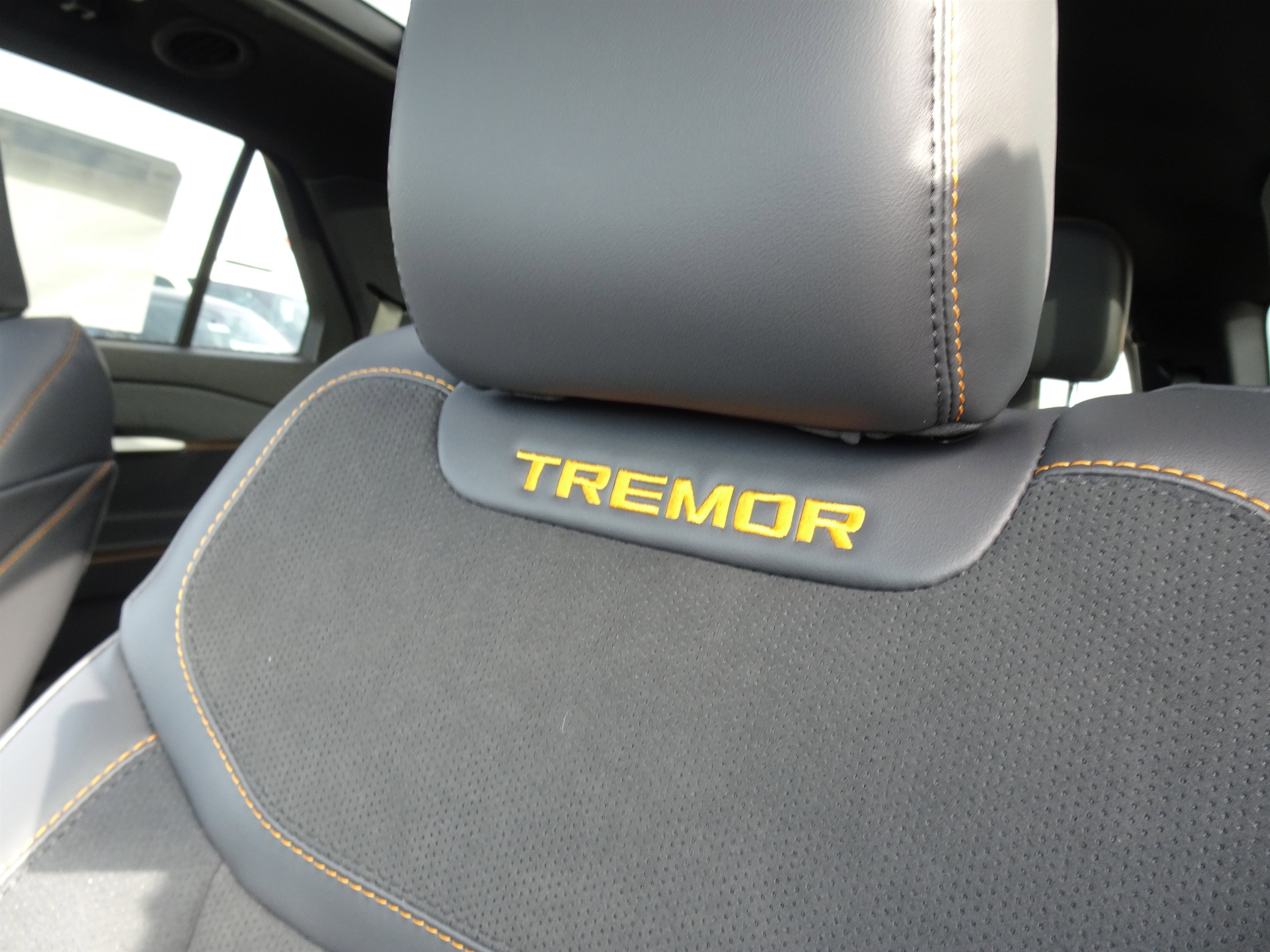 2026 Ford Explorer Tremor - Photo 18