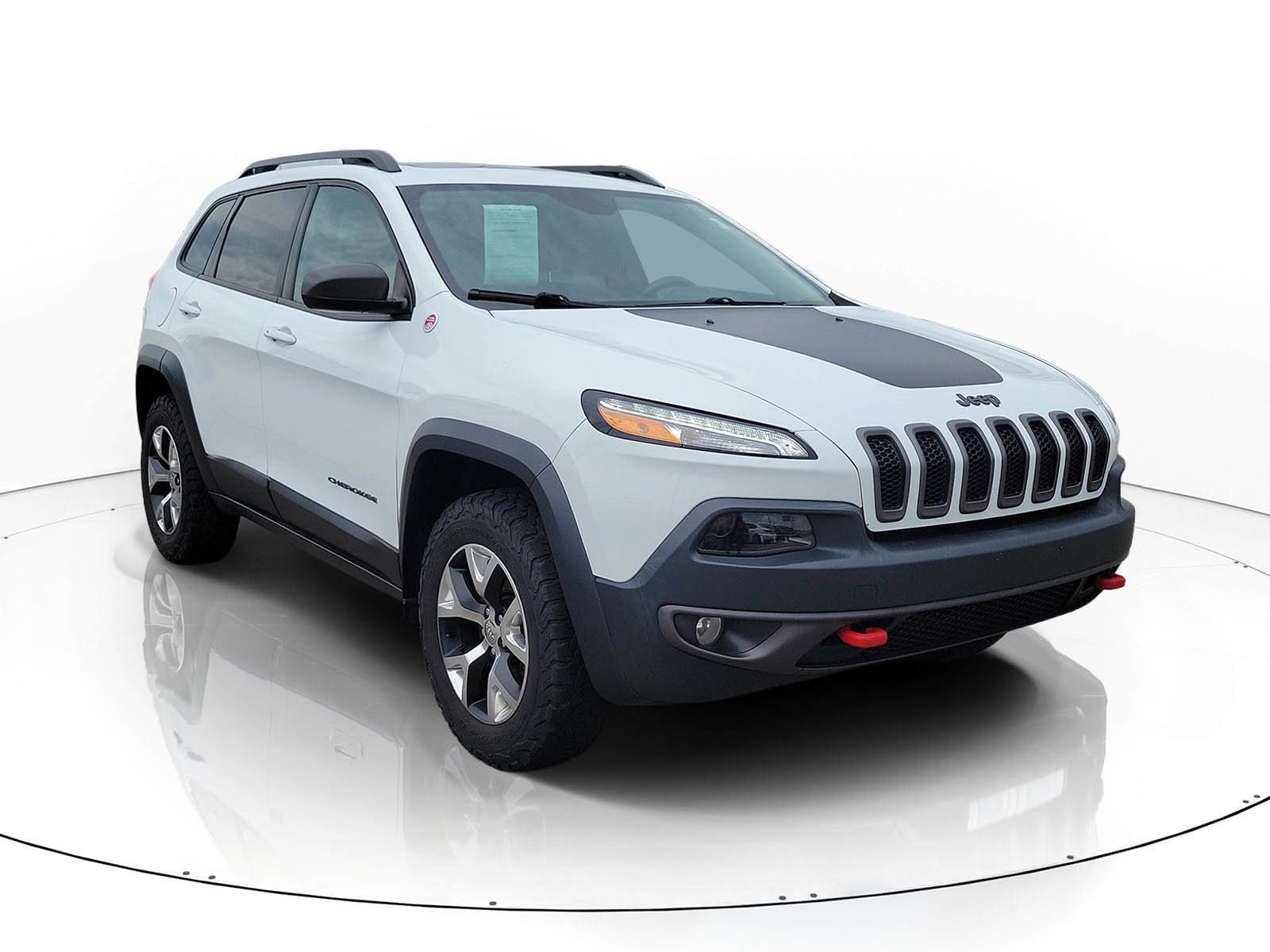 Used 2015 Jeep Cherokee Trailhawk with VIN 1C4PJMBSXFW778099 for sale in Cincinnati, OH