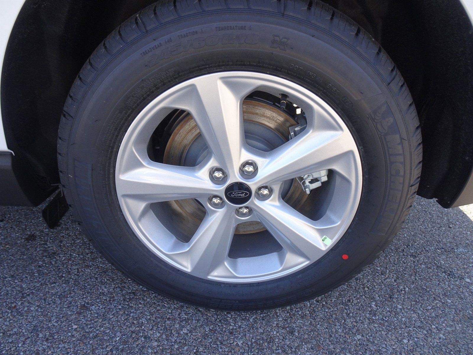 2024 Ford Edge SE photo 3
