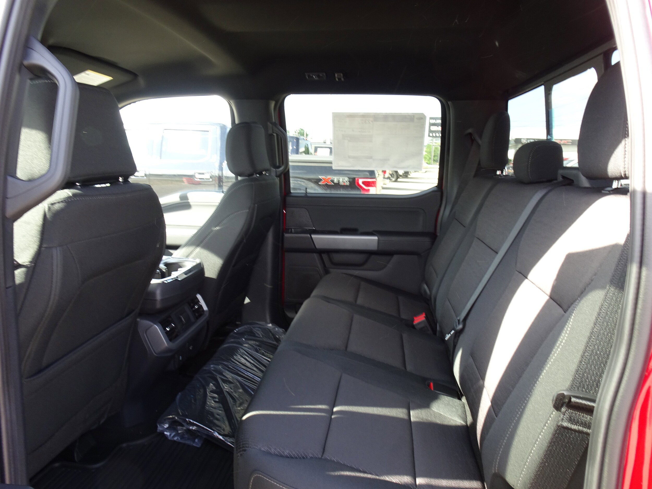 2025 Ford F-150 XLT - Photo 16