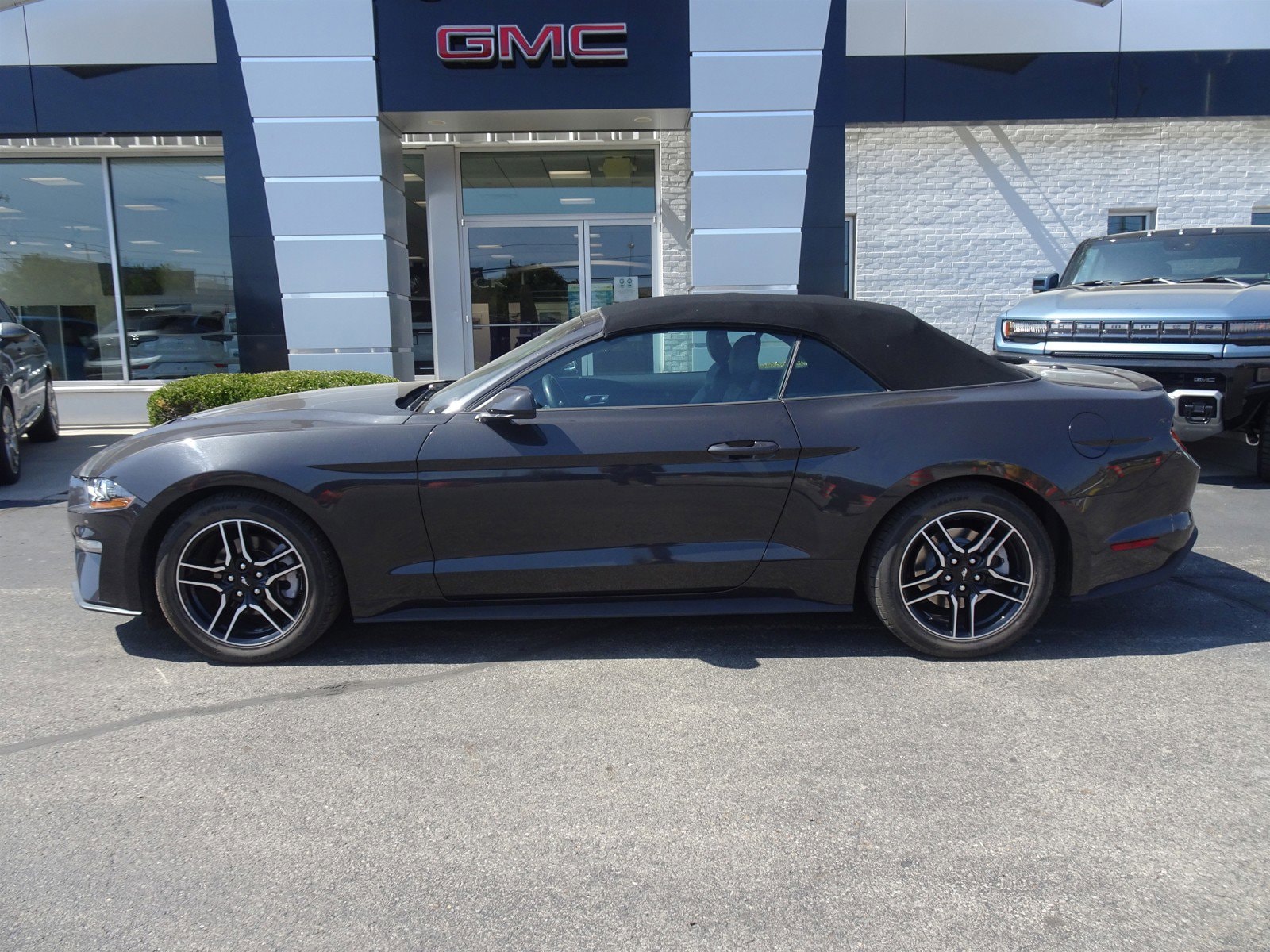 Used 2022 Ford Mustang EcoBoost Premium with VIN 1FATP8UH0N5124180 for sale in Cincinnati, OH