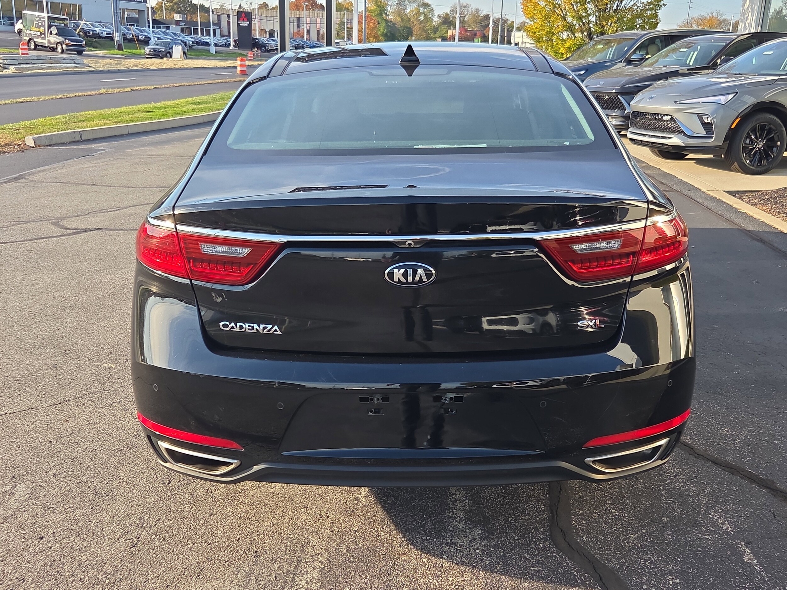 2017 Kia Cadenza Limited photo 4