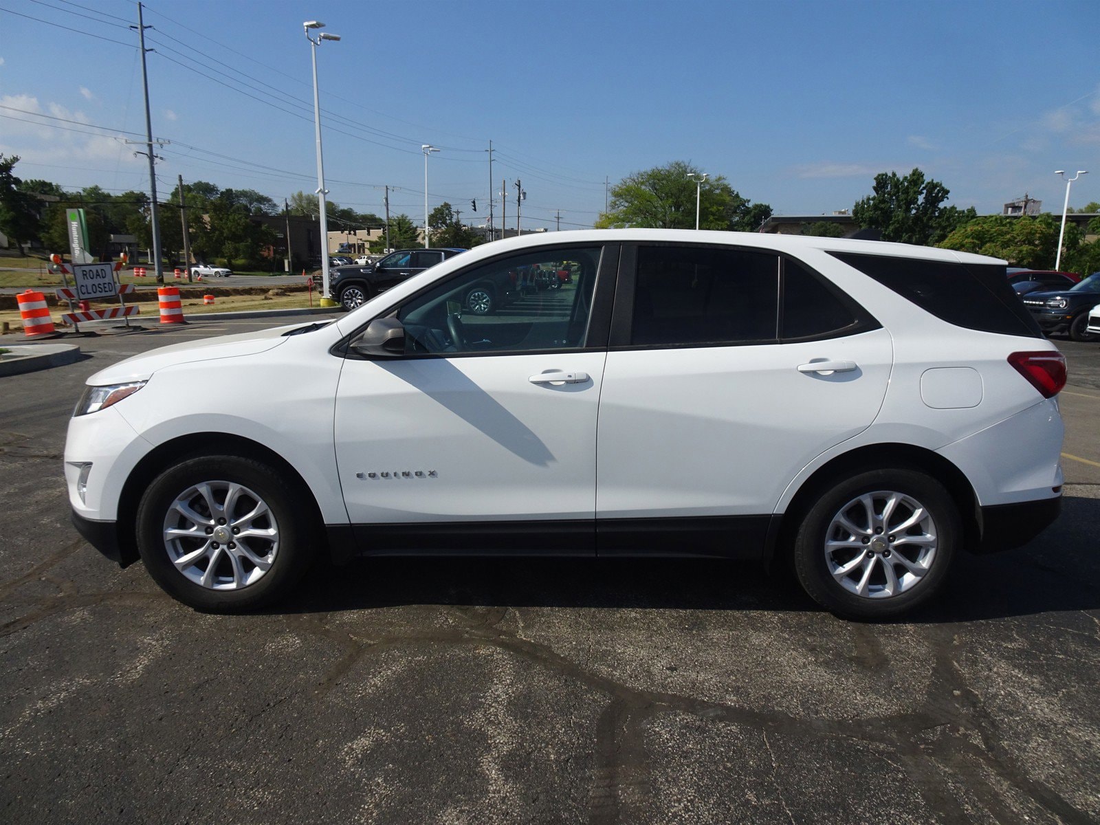 Used 2021 Chevrolet Equinox LS with VIN 3GNAXHEV5MS165132 for sale in Cincinnati, OH