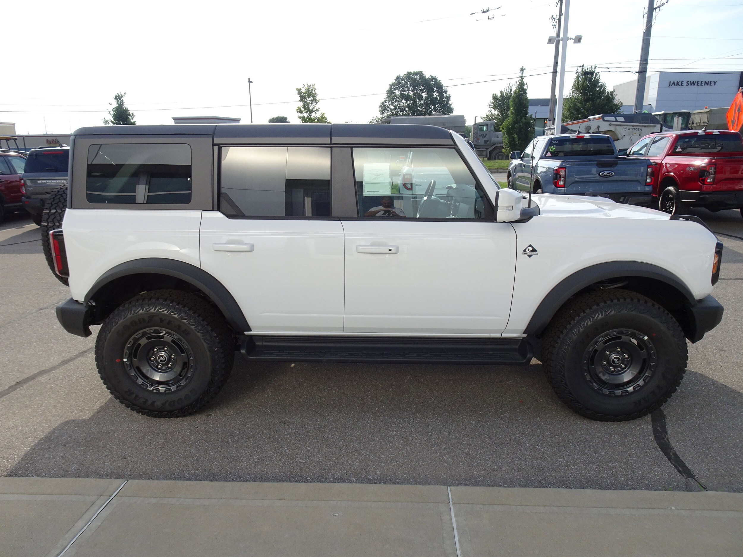 2025 Ford Bronco 4-Door Outer Banks - Photo 7