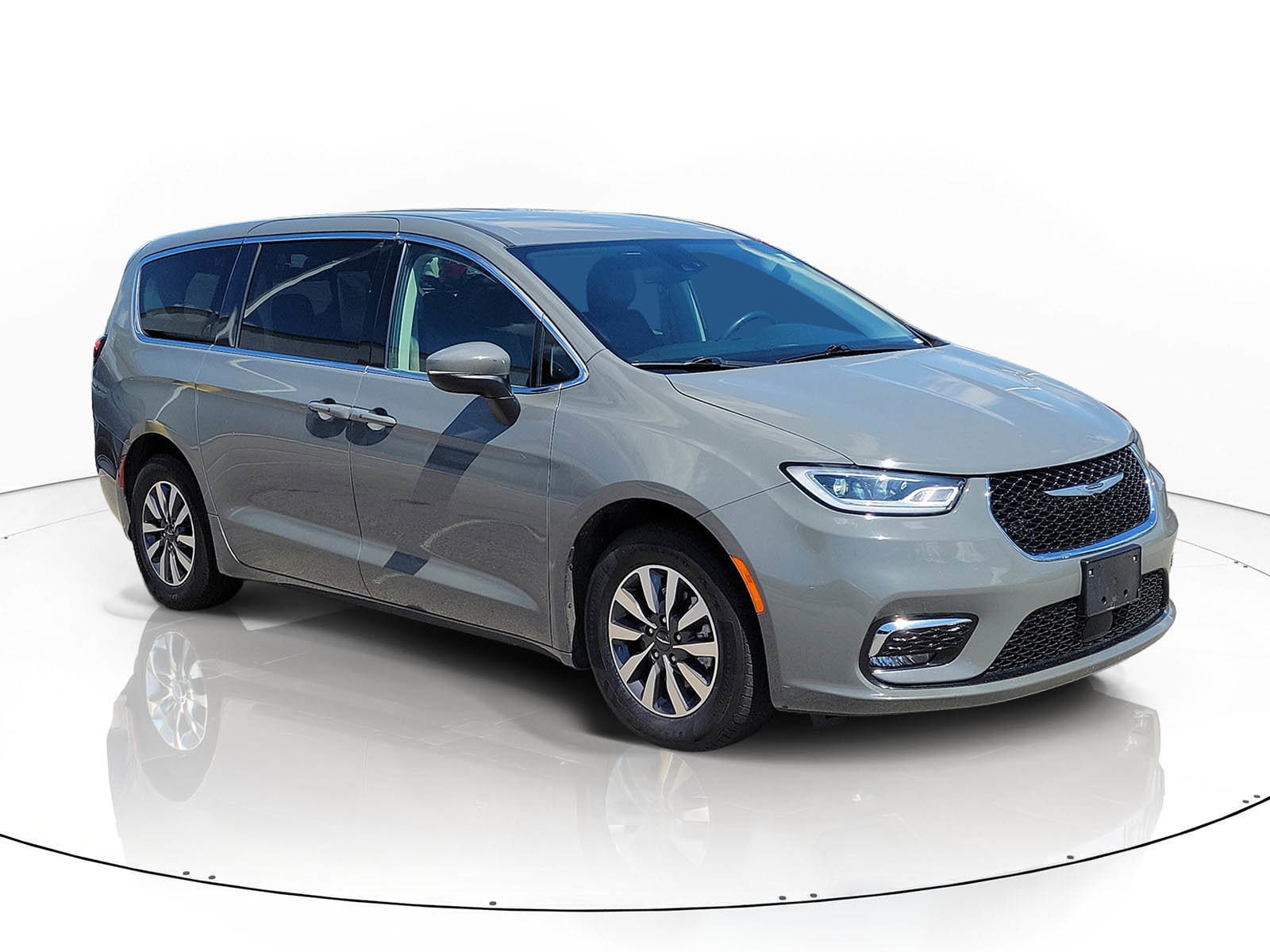 Used 2023 Chrysler Pacifica Hybrid Touring L with VIN 2C4RC1L71PR592246 for sale in Cincinnati, OH