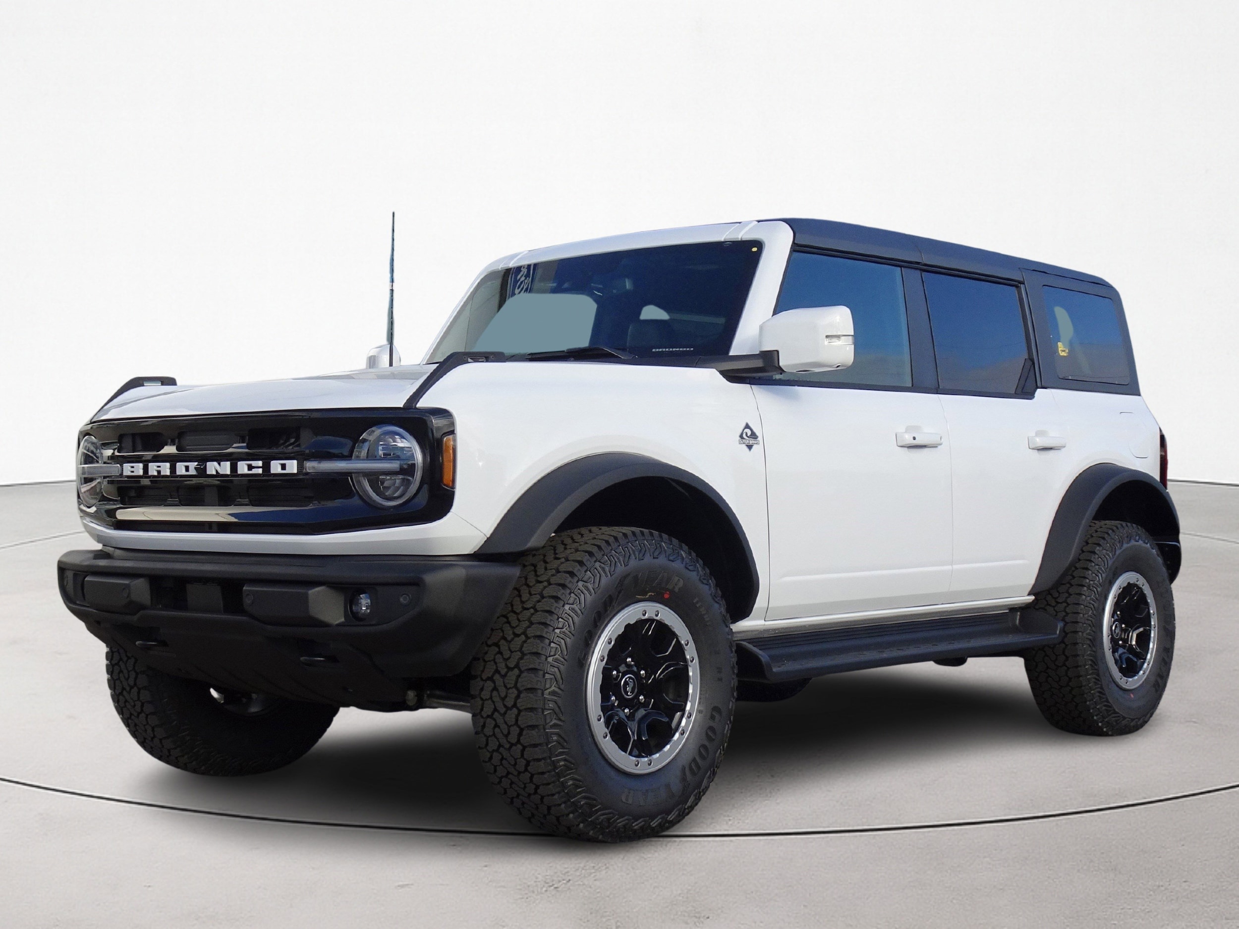 2025 Ford Bronco 4-Door Outer Banks's photo