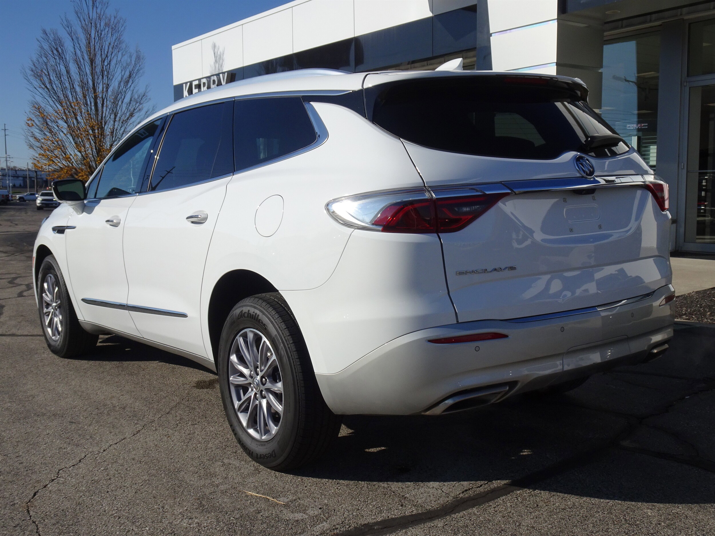 2024 Buick Enclave Premium photo 3