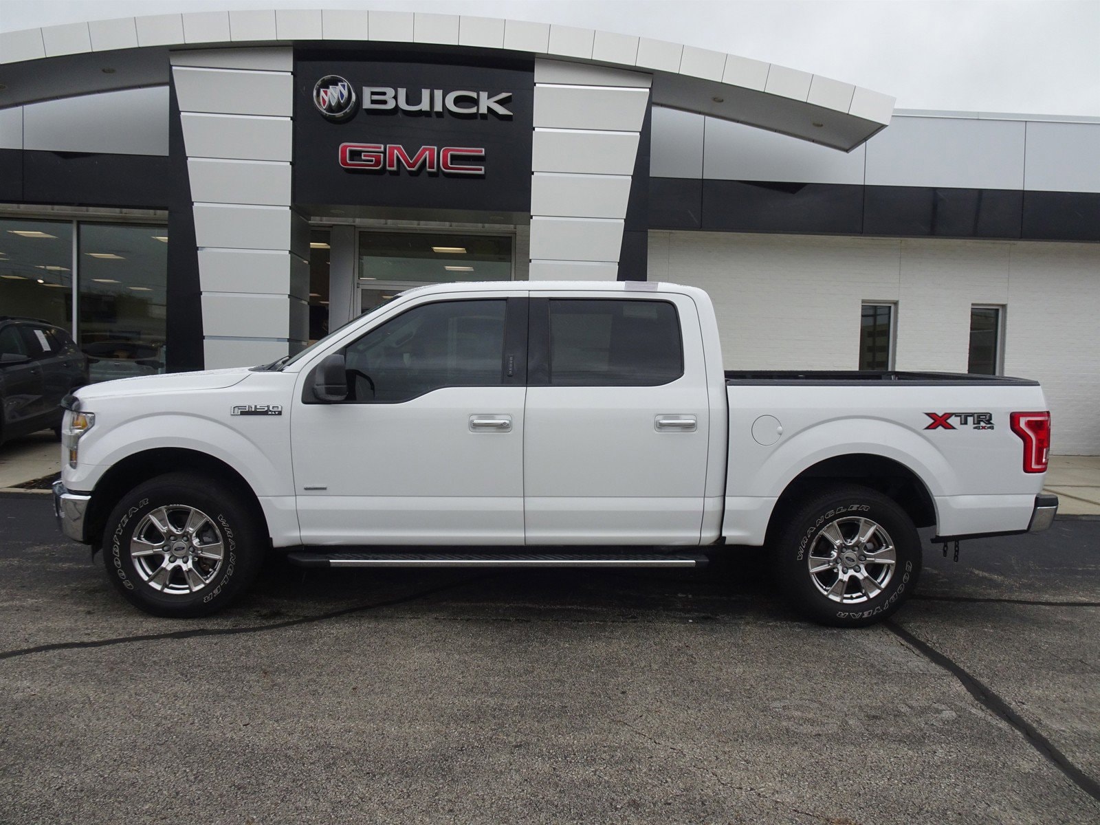 Used 2016 Ford F-150 XLT with VIN 1FTEW1EP3GFC91326 for sale in Cincinnati, OH