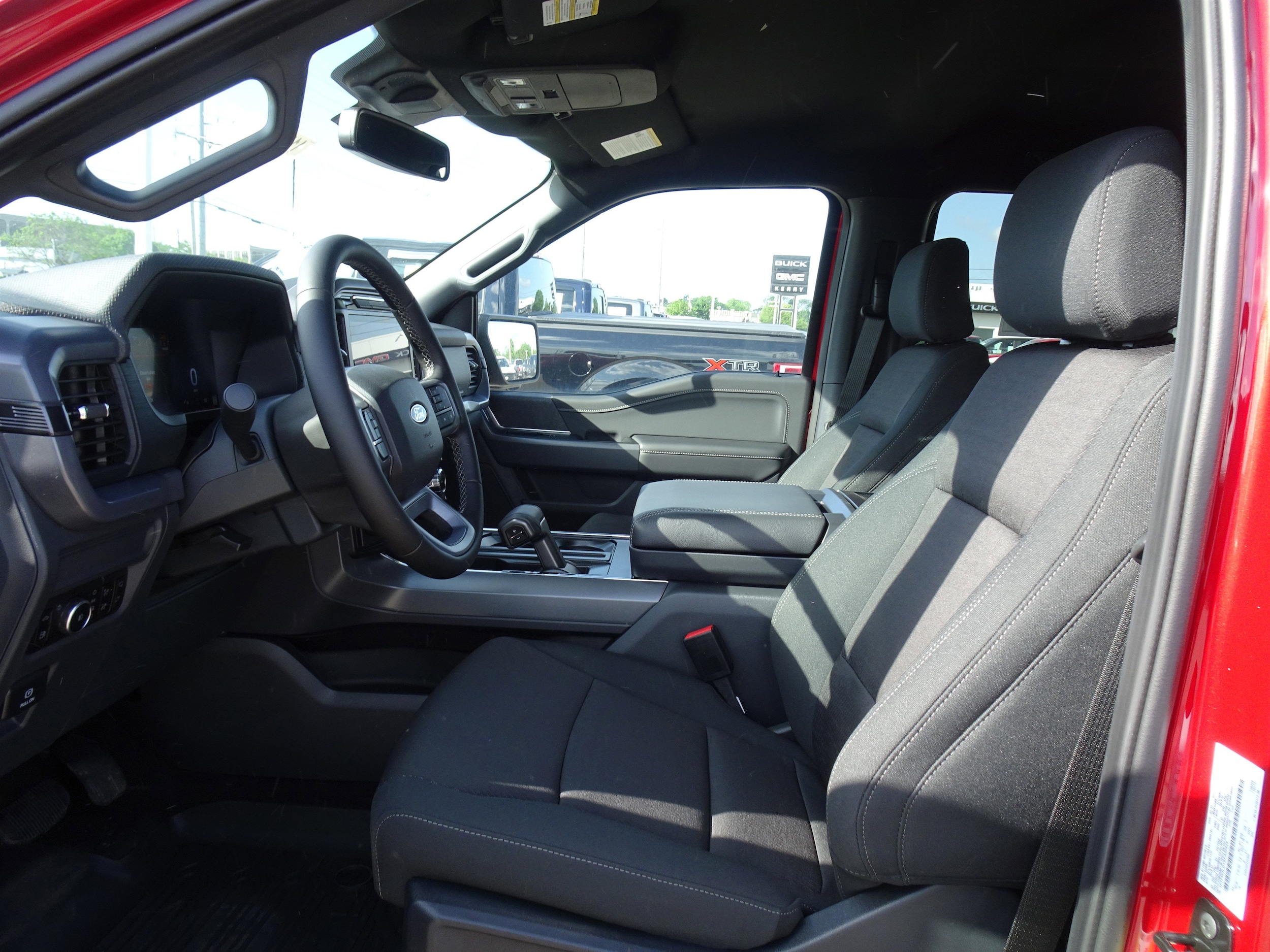 2025 Ford F-150 XLT - Photo 11