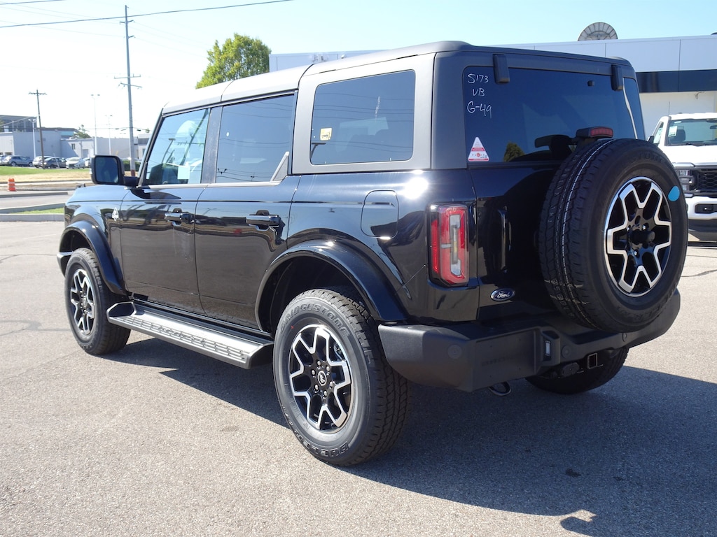 New 2025 Ford Bronco Outer Banks SUV