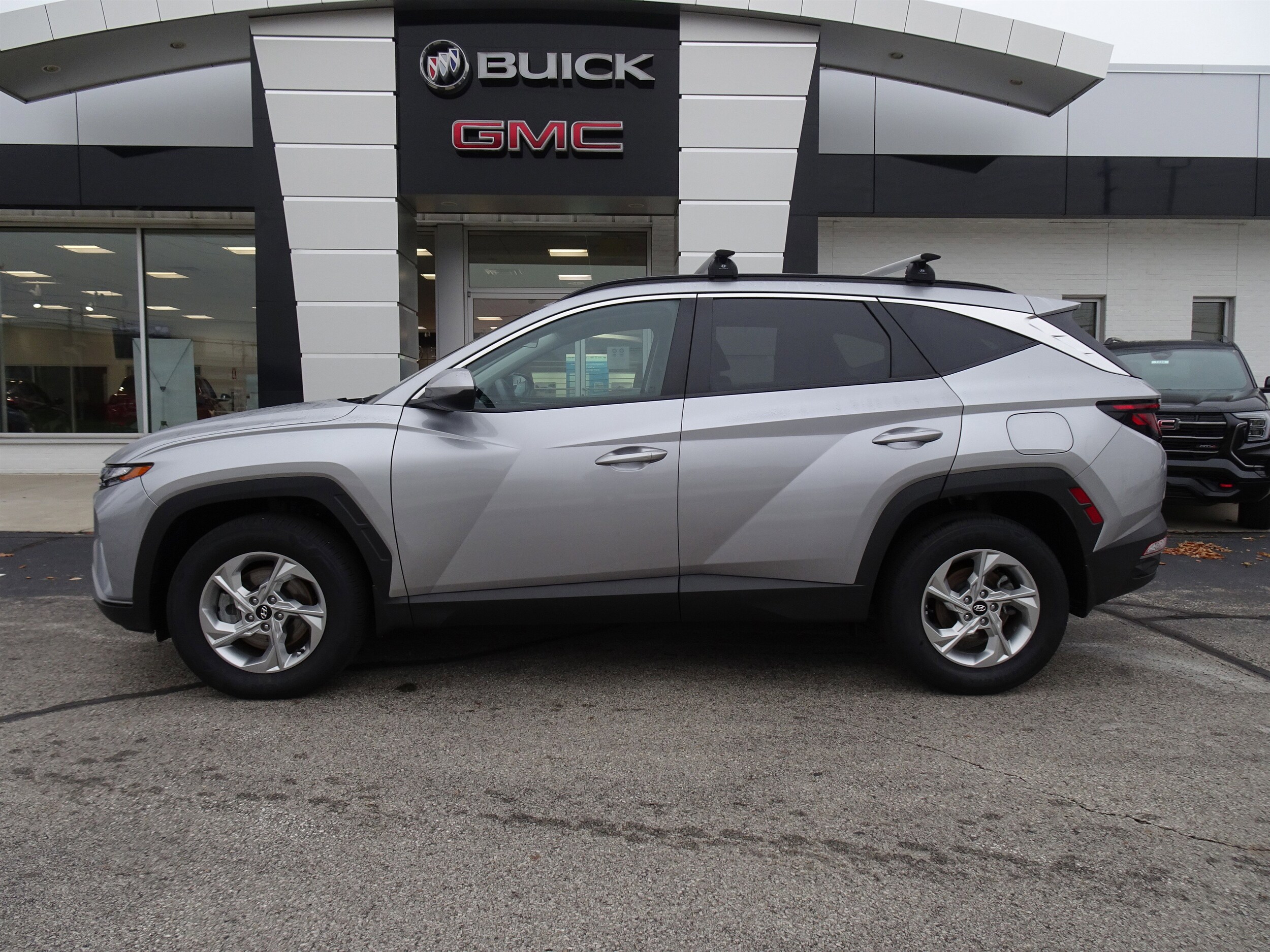 2024 Hyundai Tucson SEL photo 2