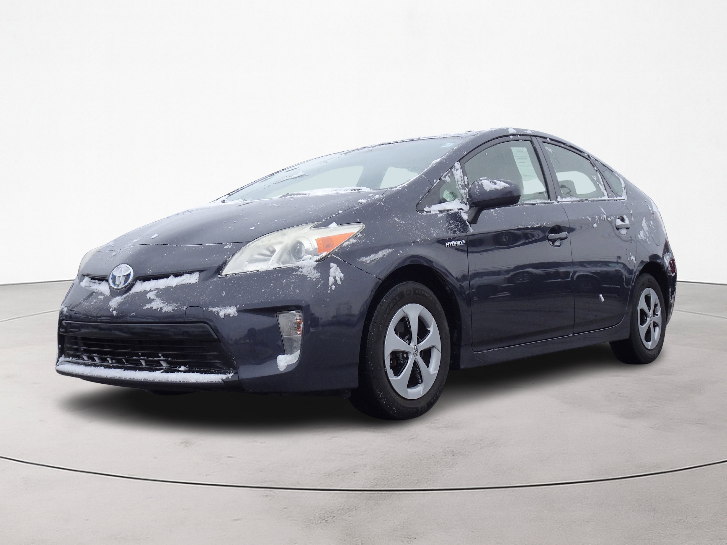 2013 Toyota Prius Two's photo