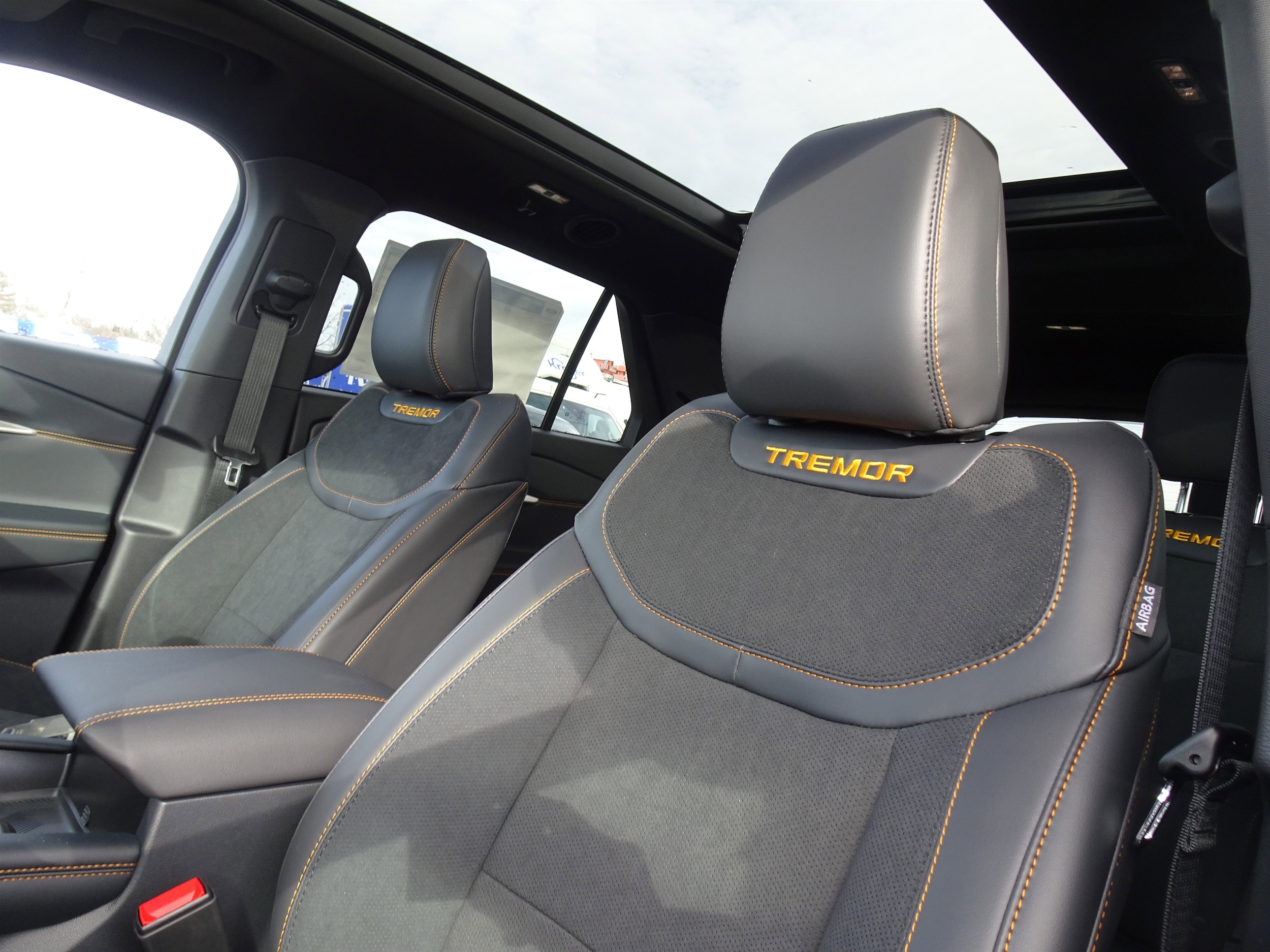 2026 Ford Explorer Tremor - Photo 11