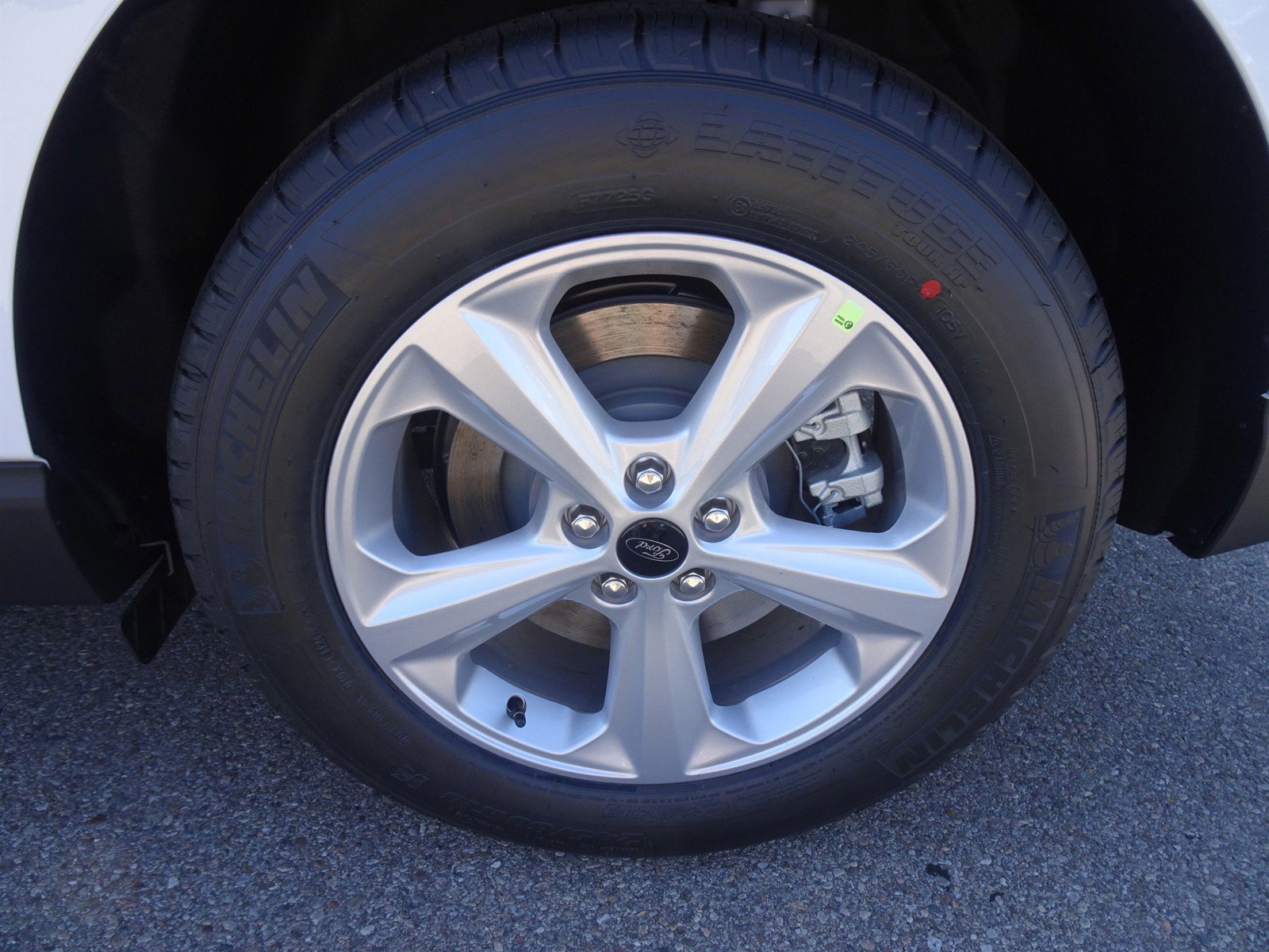 2024 Ford Edge SE photo 3