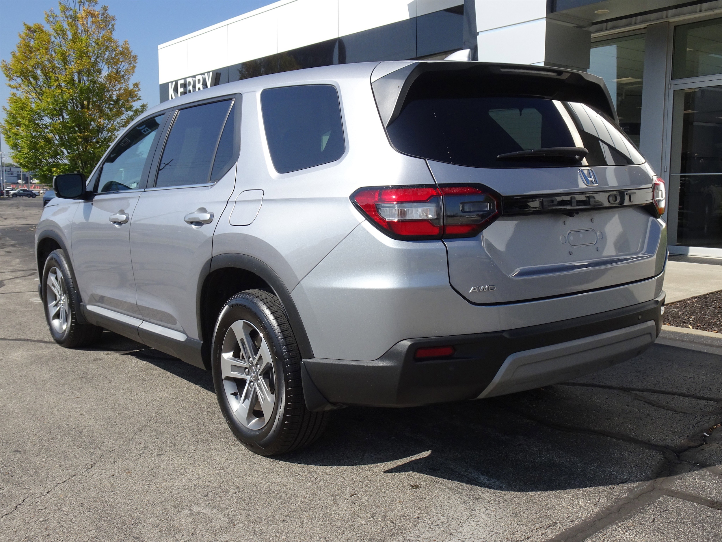2025 Honda Pilot EX-L photo 2