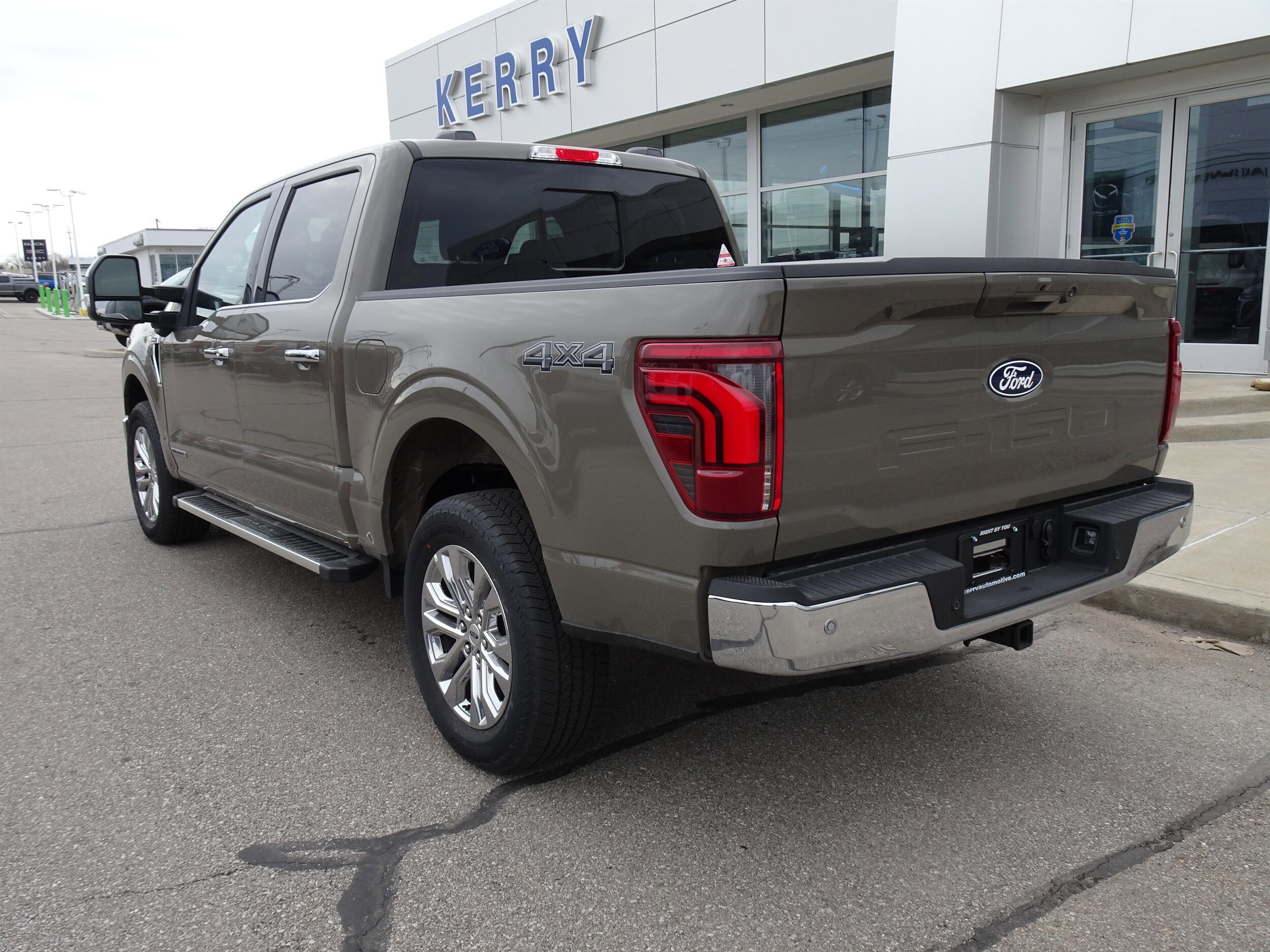 2025 Ford F-150 Lariat photo 4