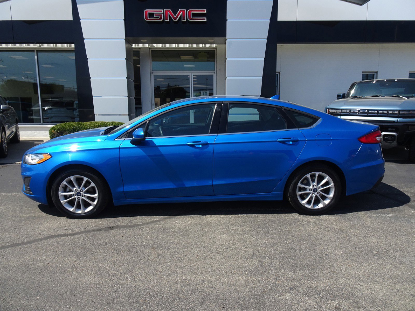 Used 2020 Ford Fusion SE with VIN 3FA6P0HD8LR135086 for sale in Cincinnati, OH