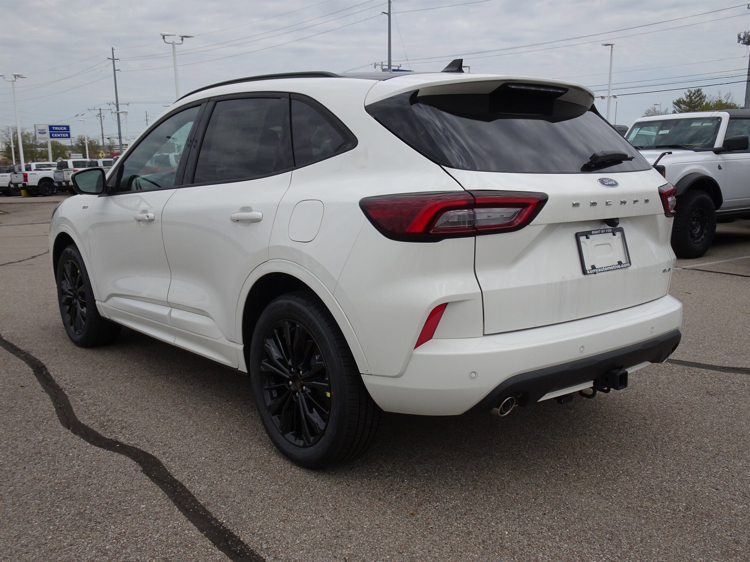 2025 Ford Escape Hybrid ST-Line Elite photo 4