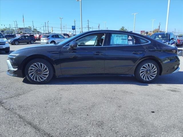 2024 Hyundai Sonata Hybrid SEL photo 2