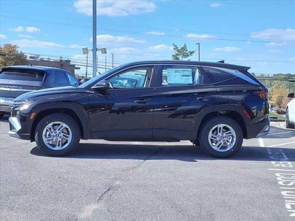 New 2025 Hyundai Tucson SE AWD SUV