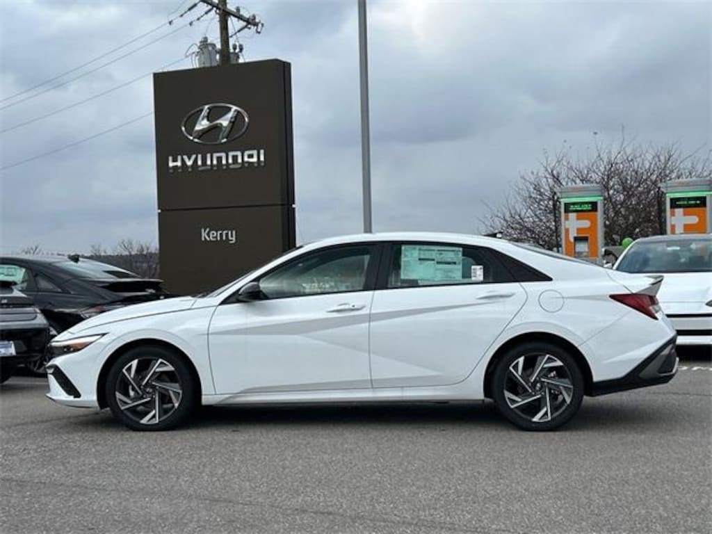 New 2025 Hyundai Elantra Hybrid SEL Sport Sedan