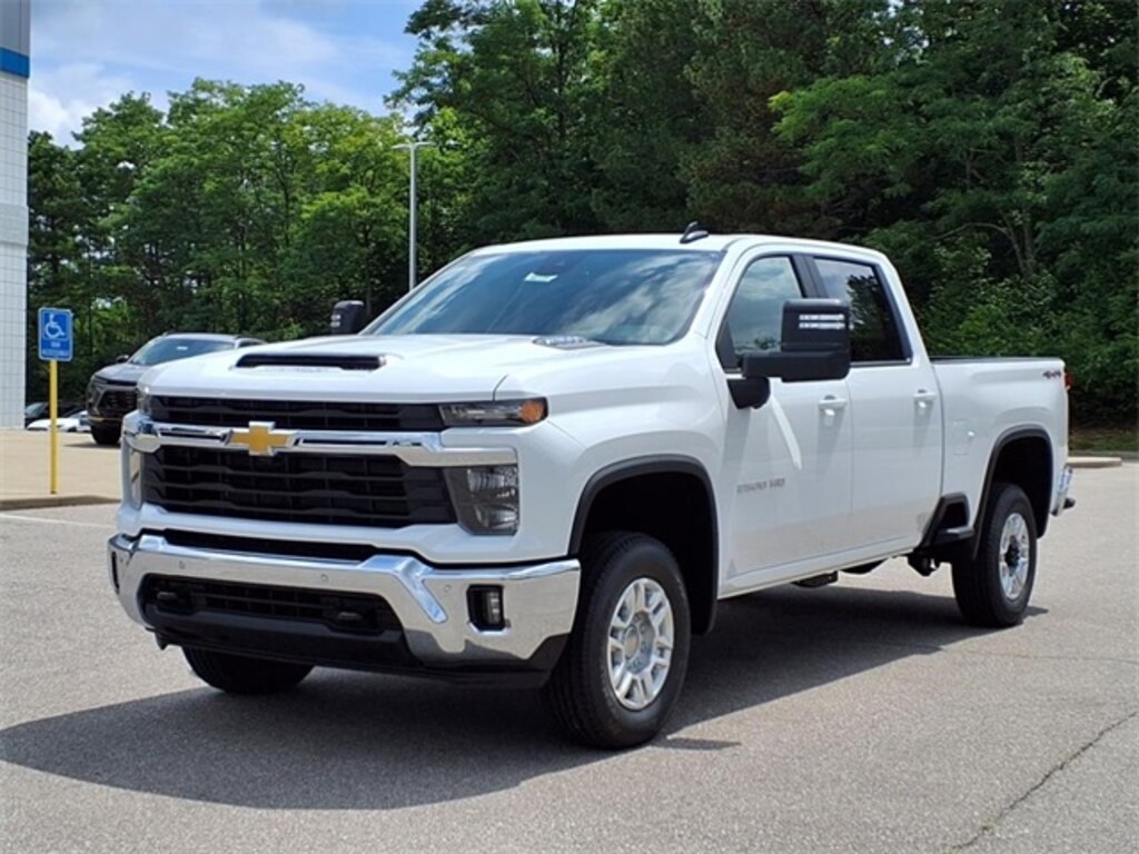 New 2025 Chevrolet Silverado 2500HD 4WD Crew Cab Standard Bed LT Truck