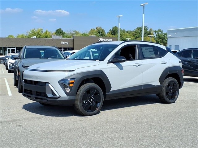 2026 Hyundai Kona SEL photo 2