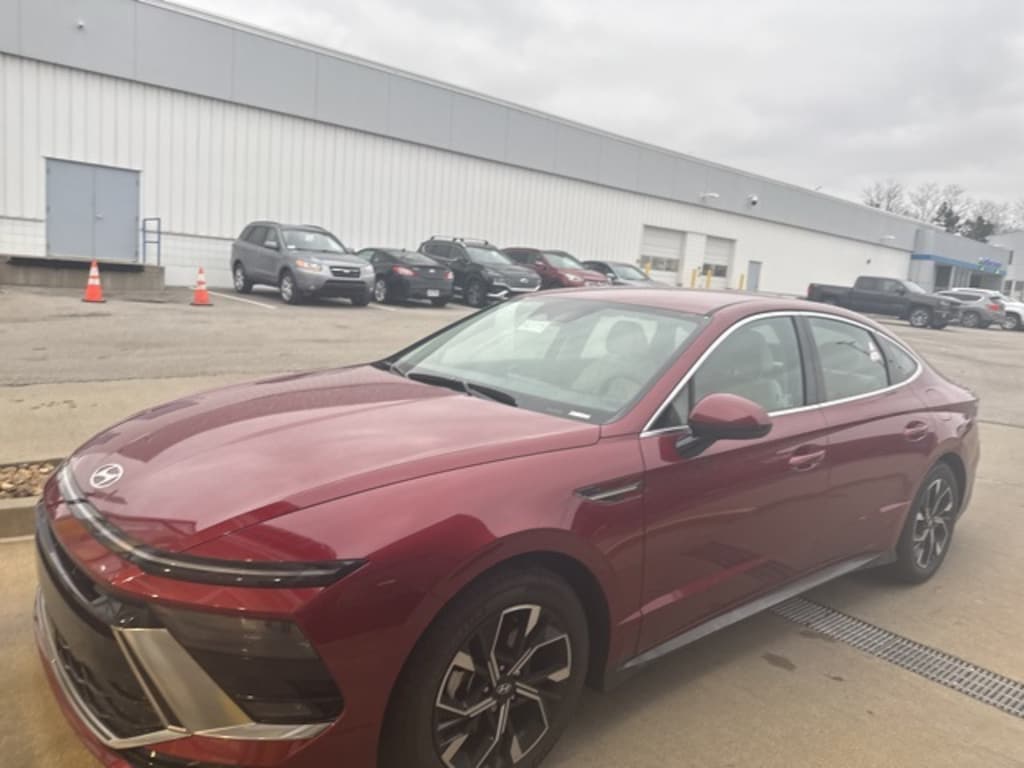 Certified 2025 Hyundai Sonata SEL Sedan
