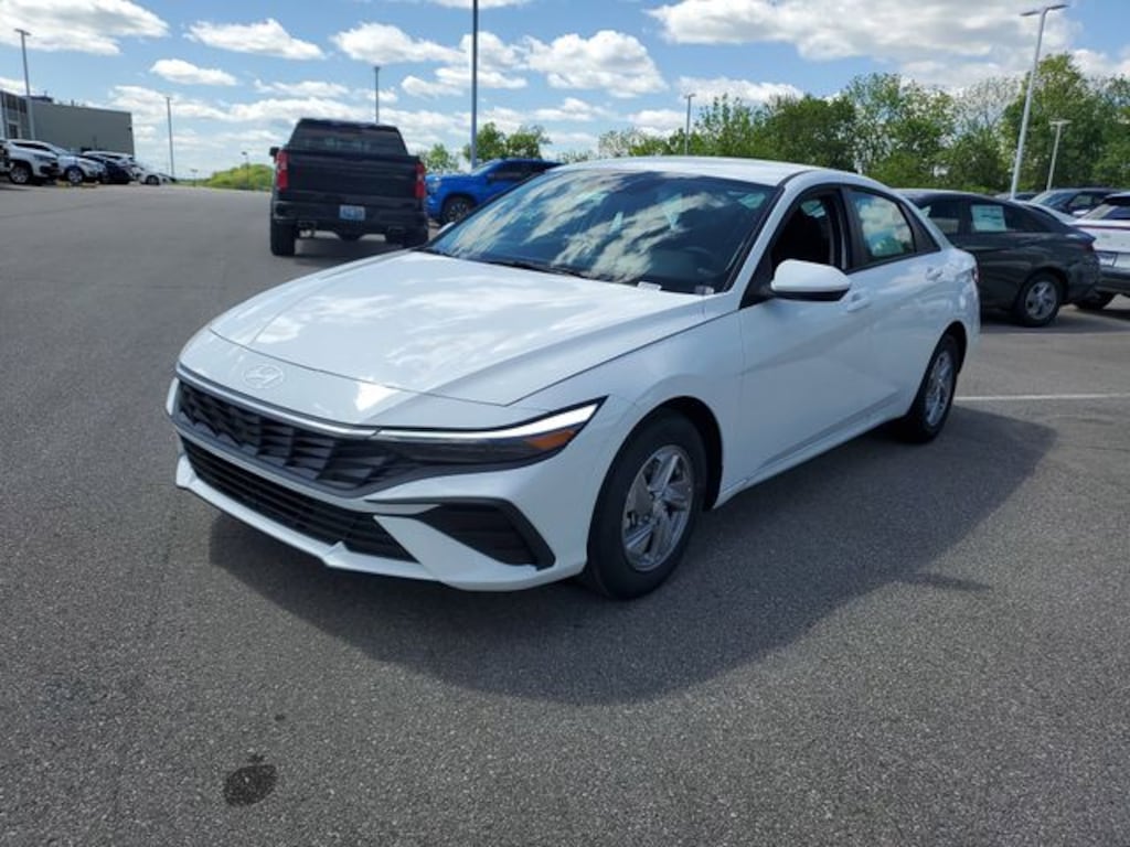 New 2026 Hyundai Elantra SE Sedan