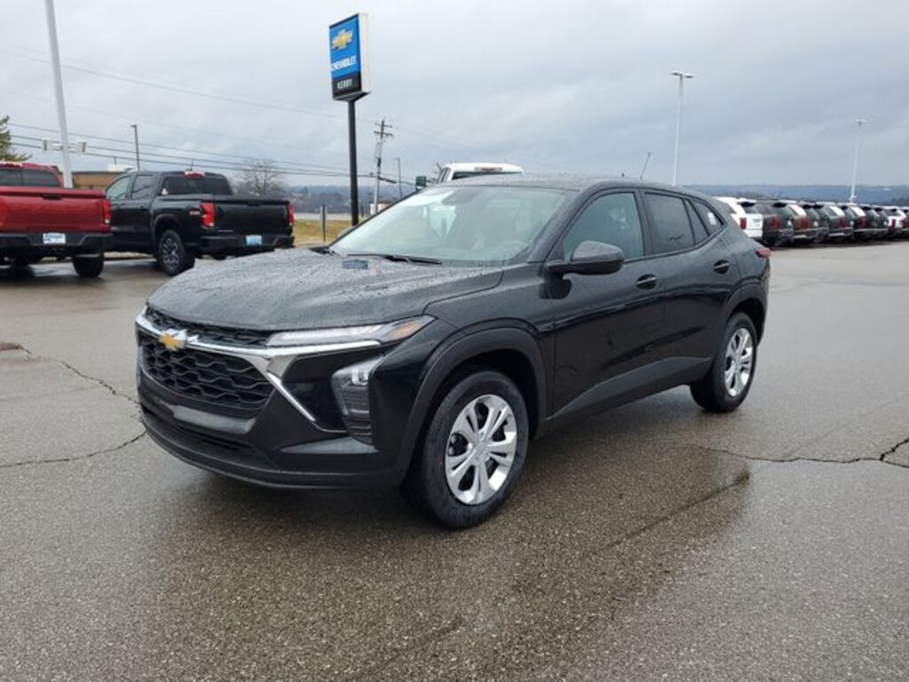 New 2026 Chevrolet Trax FWD LS SUV