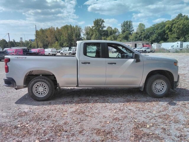 2021 Chevrolet Silverado 1500 photo 2