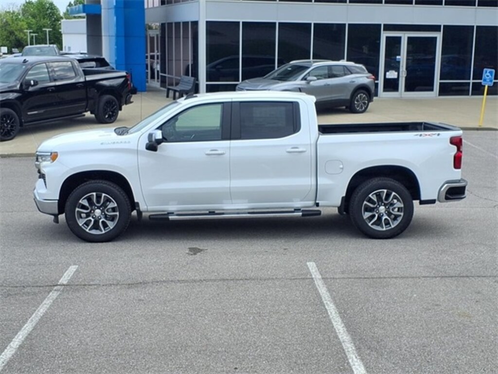 New 2025 Chevrolet Silverado 1500 4WD Crew Cab Standard Bed LT Truck