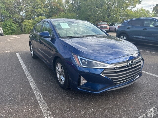2020 Hyundai Elantra SEL photo 2