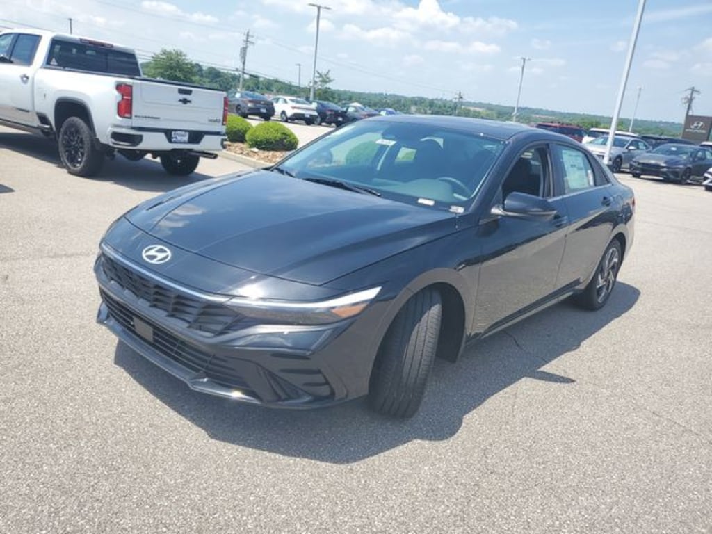 New 2026 Hyundai Elantra Limited Sedan