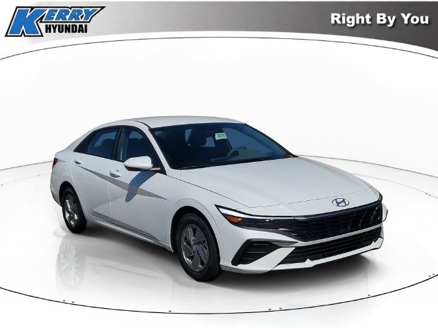 2026 Hyundai Elantra SE Sedan