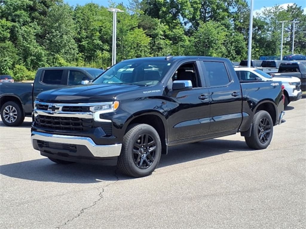 New 2024 Chevrolet Silverado 1500 4WD Crew Cab Short Bed LT Truck