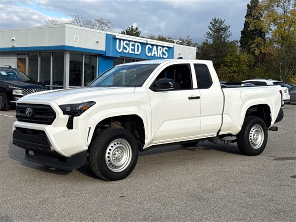 Used 2024 Toyota Tacoma SR Truck
