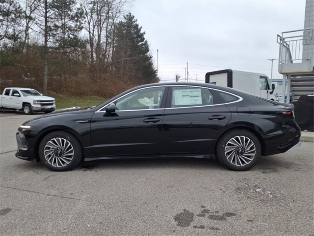 New 2026 Hyundai Sonata Hybrid SEL Sedan