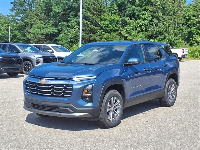 2026 Chevrolet Equinox LT photo 2