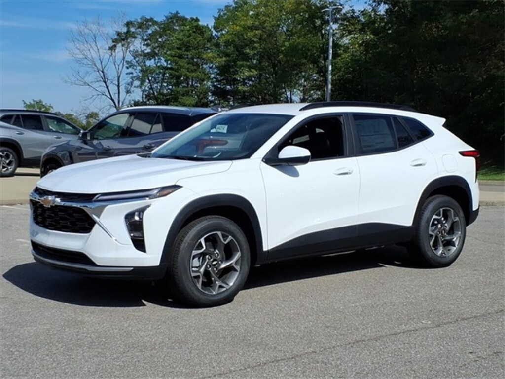 New 2026 Chevrolet Trax FWD LT SUV