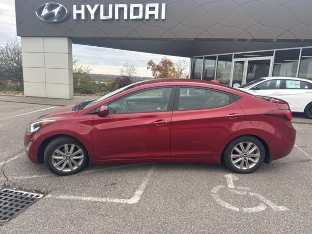 Used 2016 Hyundai Elantra SE Sedan
