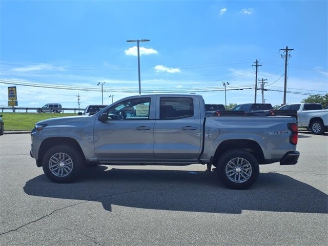 2025 Chevrolet Colorado Work Truck LT photo 3