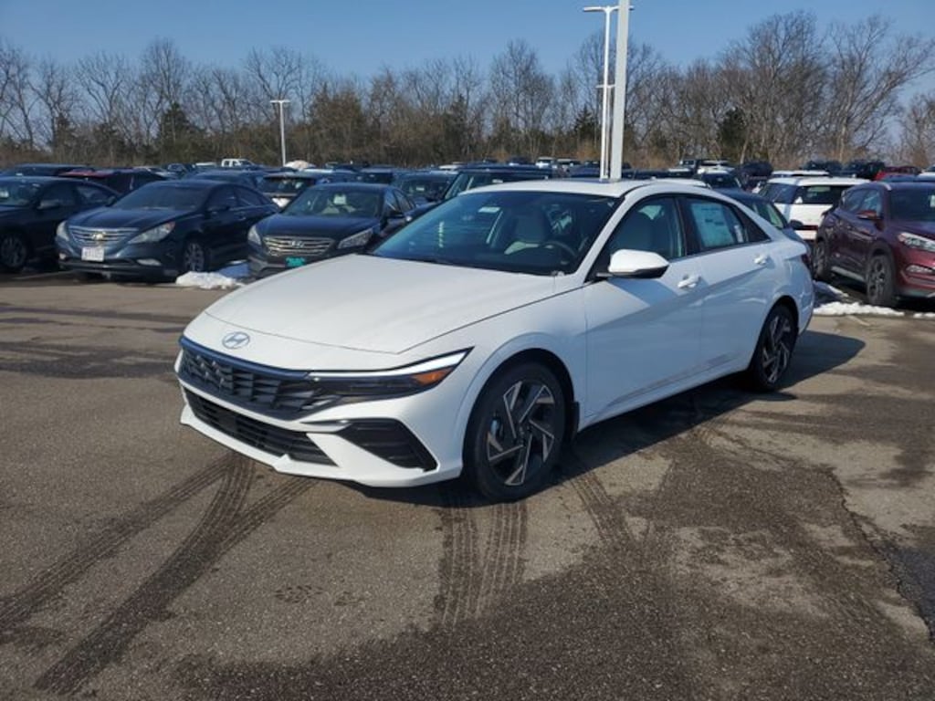 New 2026 Hyundai Elantra Limited Sedan