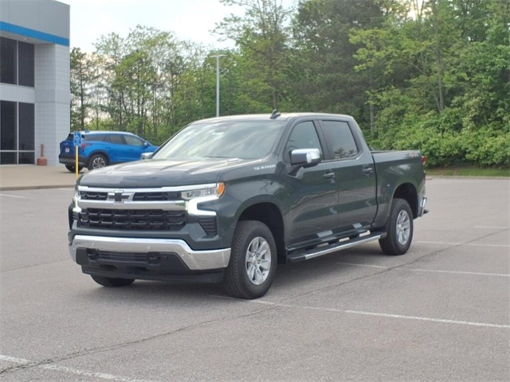 New 2025 Chevrolet Silverado 1500 4WD Crew Cab Standard Bed LT Truck