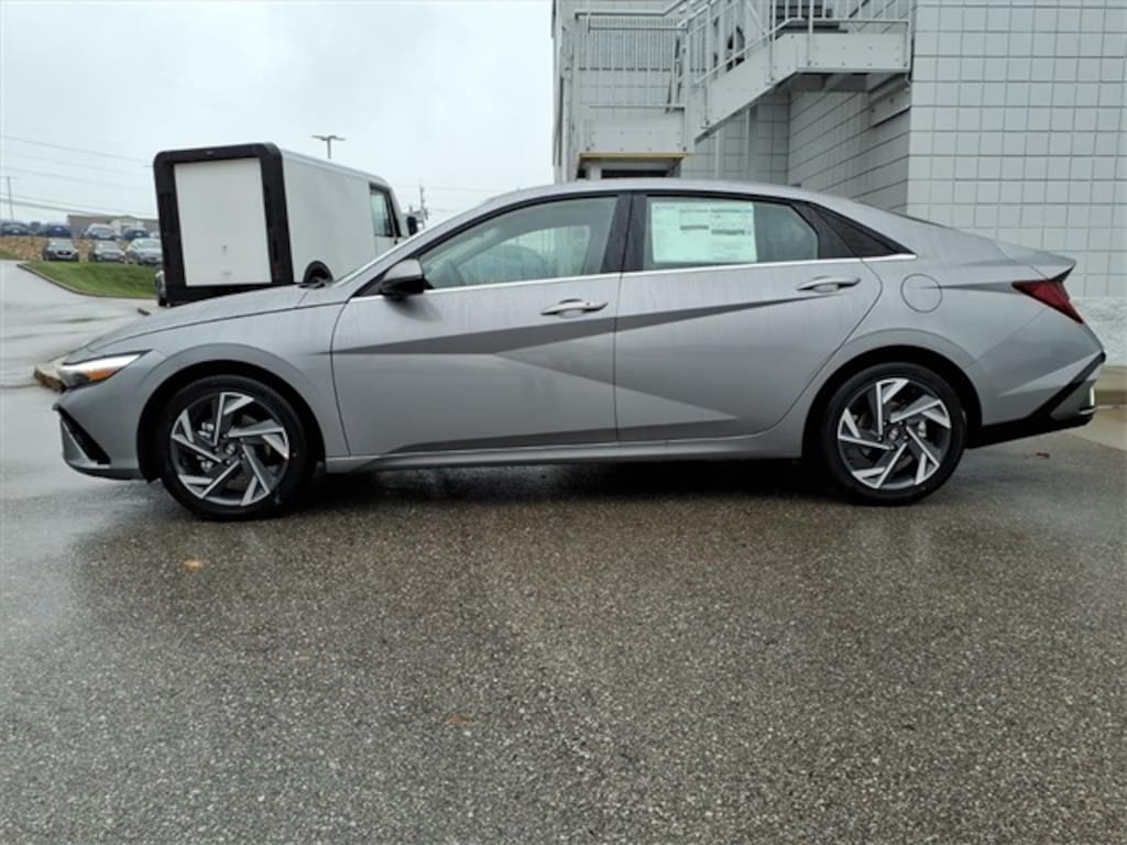 New 2026 Hyundai Elantra Limited Sedan