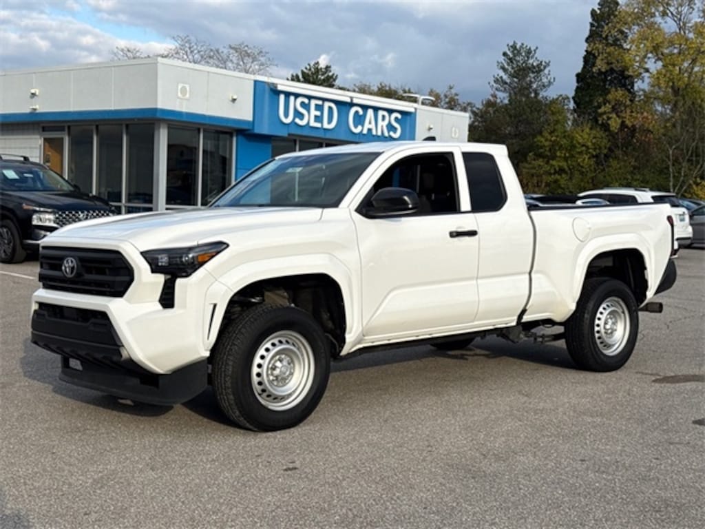Used 2024 Toyota Tacoma SR Truck