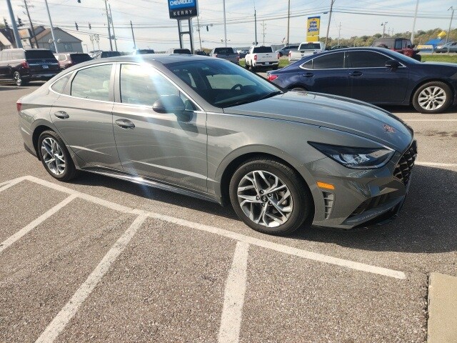 2023 Hyundai Sonata SEL photo 2